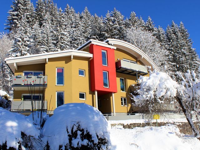 Aussenansicht Appartementhaus Cilli im Winter